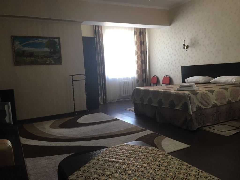 Home Hotel Astana Eksteriør billede
