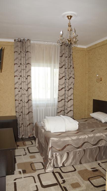 Home Hotel Astana Eksteriør billede