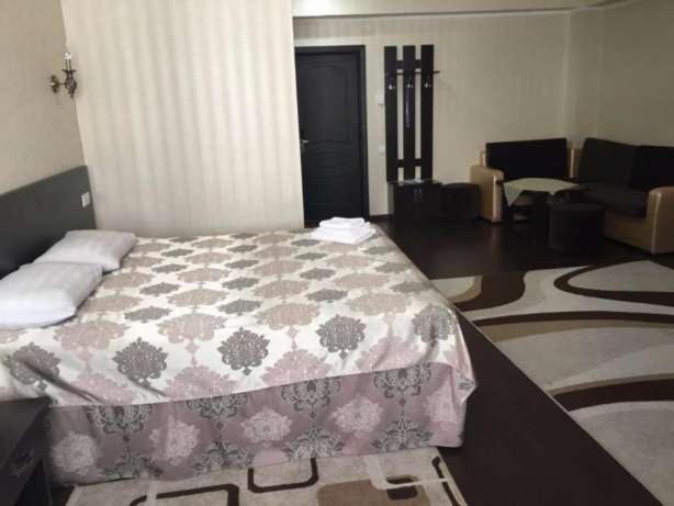 Home Hotel Astana Eksteriør billede